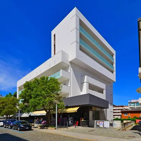 Lovely Flat With Balcony Near The
