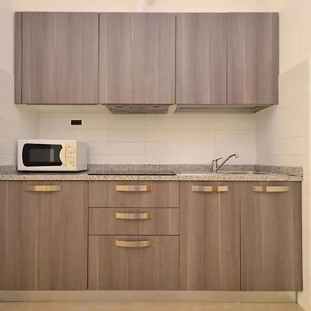 Lovely Flat With Balcony Near The Apartment