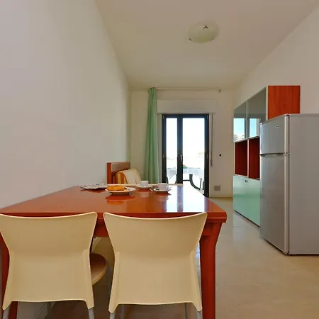 Lovely Flat With Balcony Near The Apartment