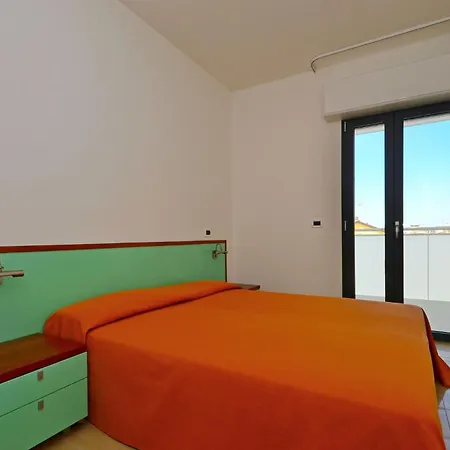 Lovely Flat With Balcony Near The Apartment