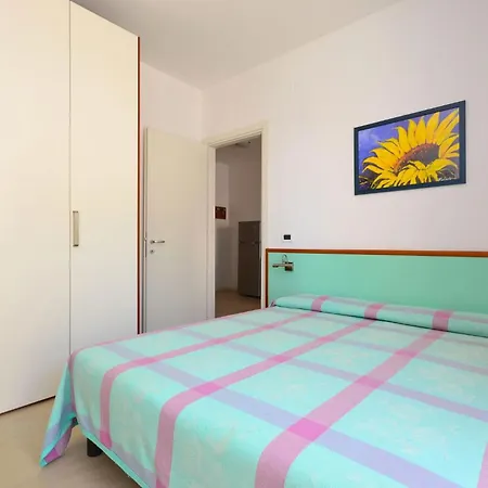 Lovely Flat With Balcony Near The