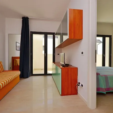 Lovely Flat With Balcony Near The