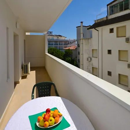 Lovely Flat With Balcony Near The Apartment *